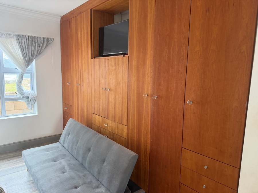 5 Bedroom Property for Sale in Dana Bay Western Cape